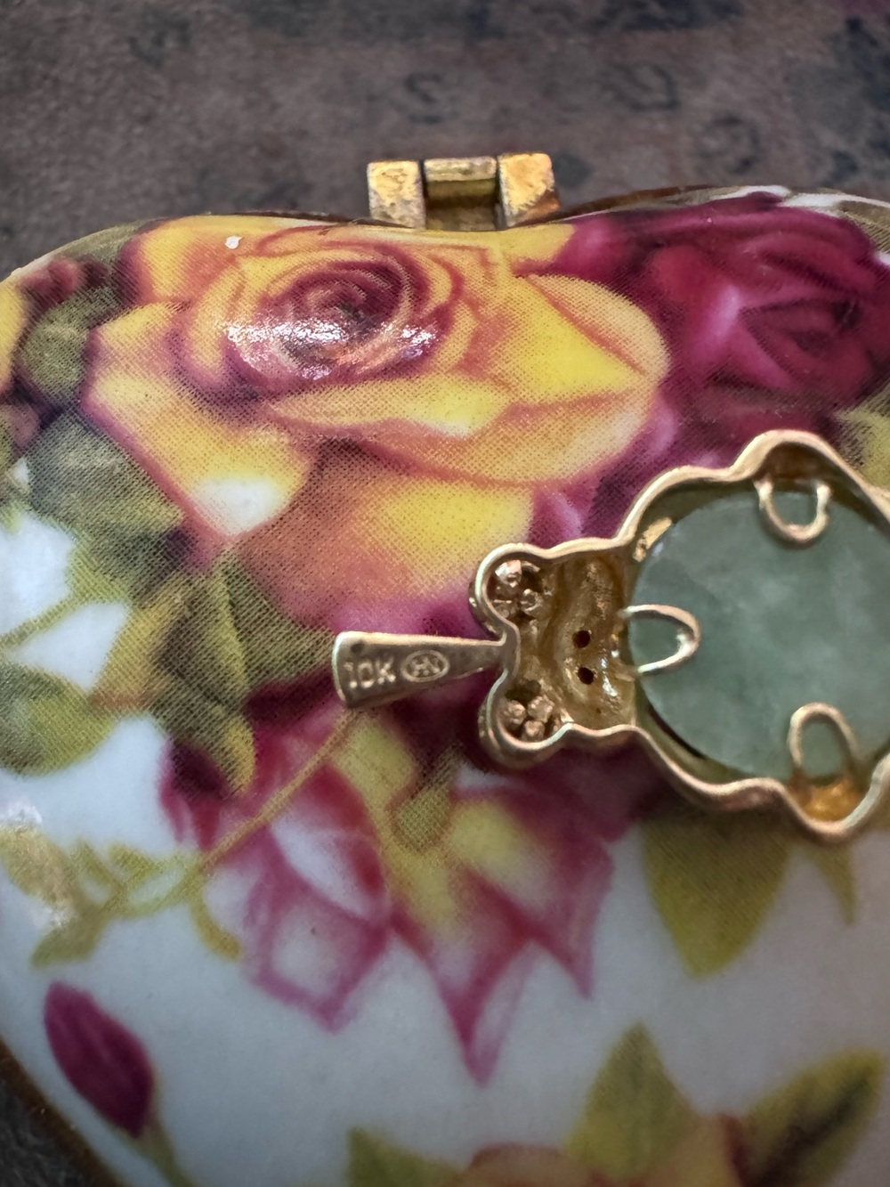 Jade pendant 10K gold lucky charm frog - Picture 2 of 3